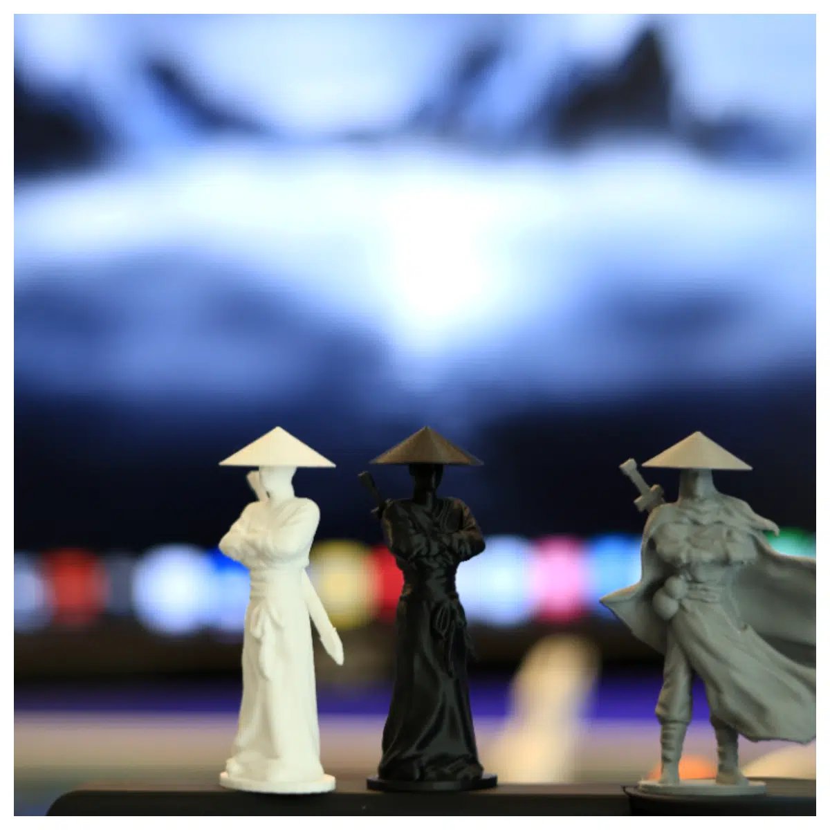 Ancient Style Swordsman Figurine Lone Shadow Decoration Hero Series Creative Display Piece Desktop Ornament Collectible Item
