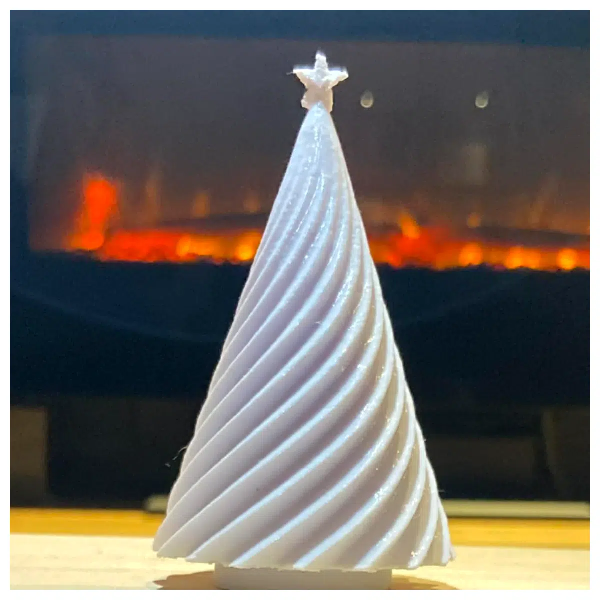 Warped Christmas Tree Ornament Creative Christmas Tree Decor Festive Decorations Christmas Gift Tree Accessories