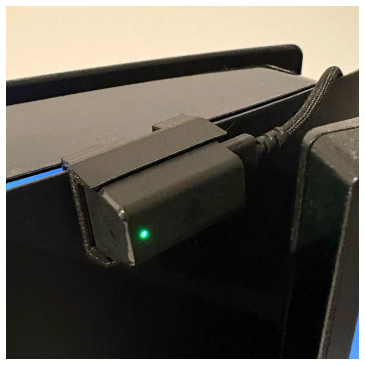 Razor Bluetooth Adapter Playstation Mount Wireless Gaming Accessory PS5 PS4 Controller Connection Gamer Essential