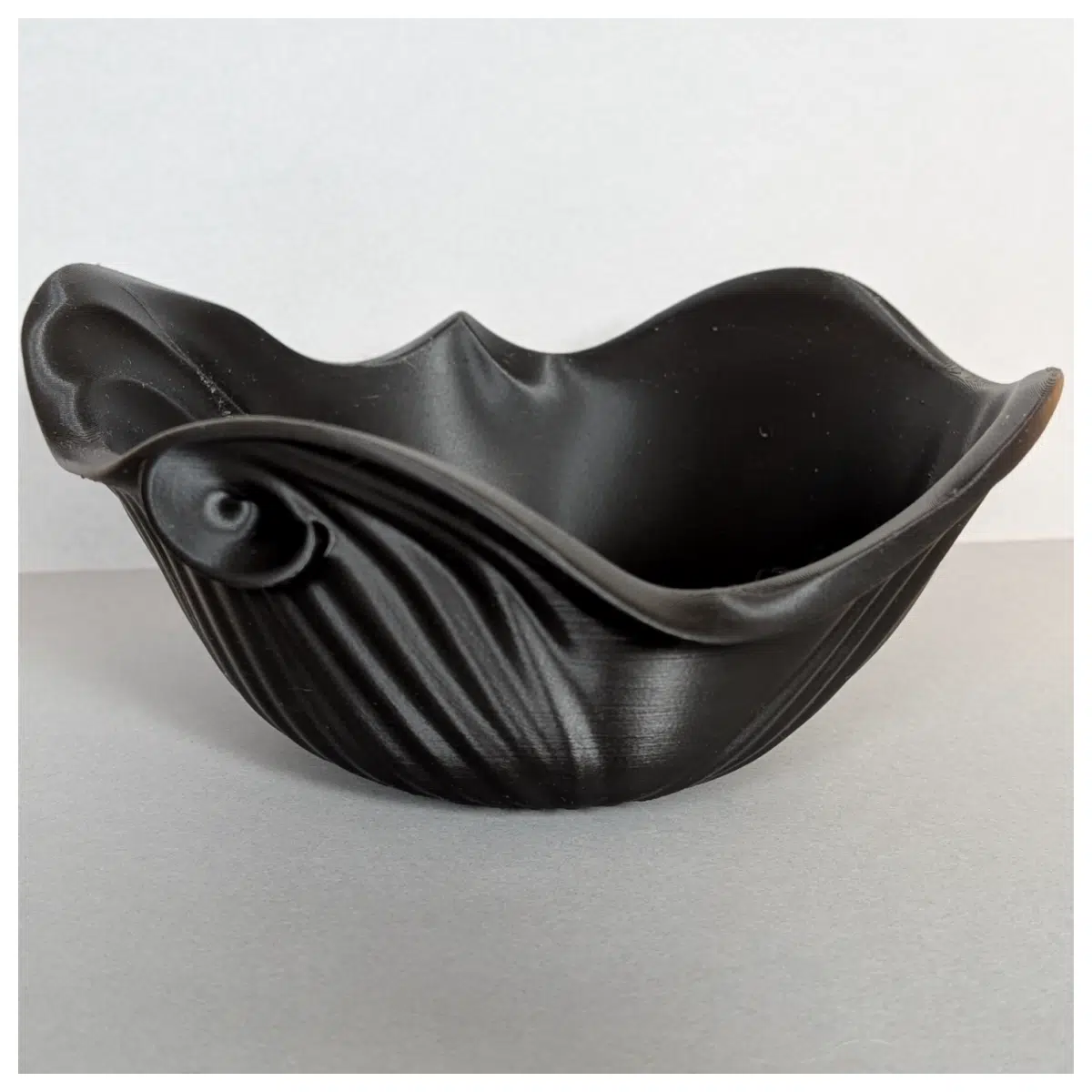Elegant Wave Bowl Decorative Plate Ceramic Dish Serving Decor Creative Tableware Art Decoration