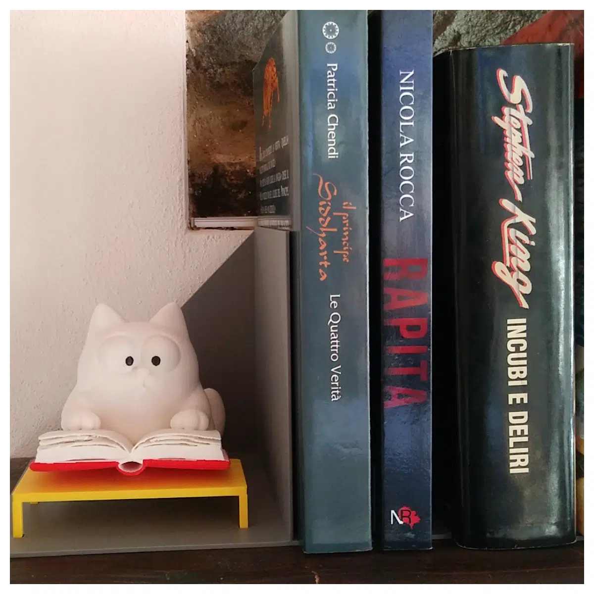 Cat Book Stand Display Shelf Creative Book Decoration Desk Shelf Display Stand Minimalist Book Holder