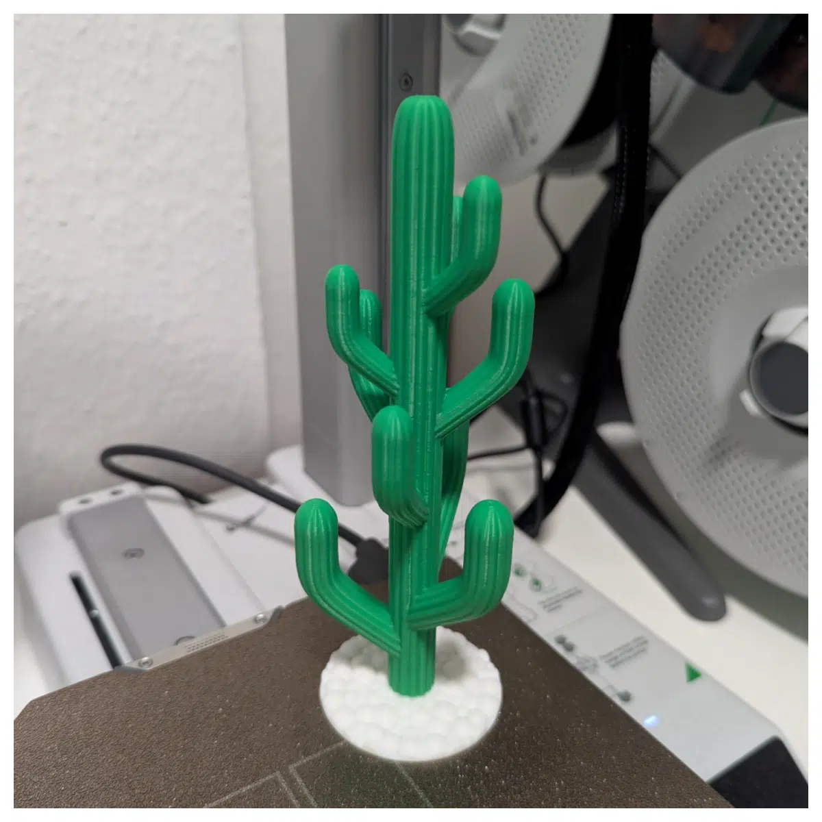 Cactus Charm Holder Phone Stand Mobile Phone Holder Desk Phone Stand Creative Phone Stand Accessories Decoration Holder