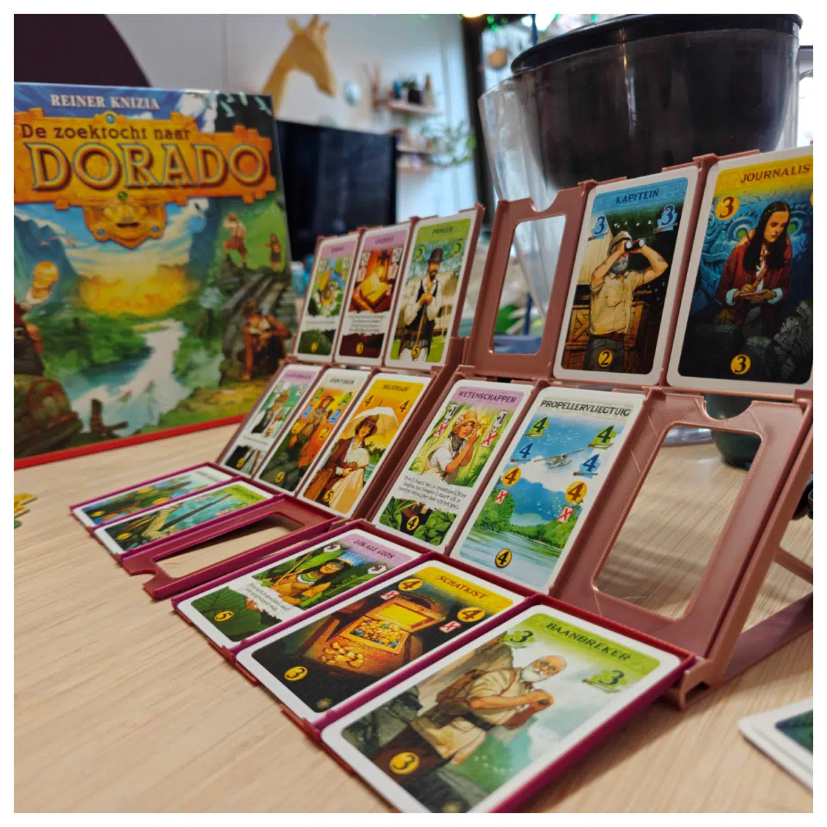 Golden Country Adventure Card Stand Display Game Table Organizer Collection Showcase Card Holder Deck Storage Game Accessories