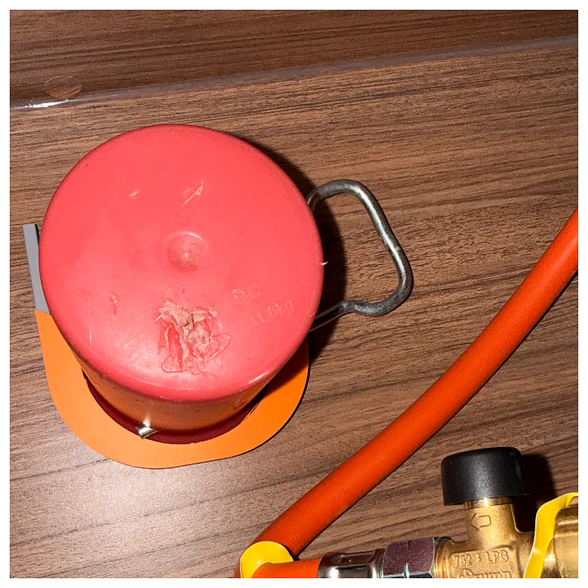 Red Gas Cylinder Cap Holder Support Bracket Gas Bottle Accessory Cylinder Support Gas Safety