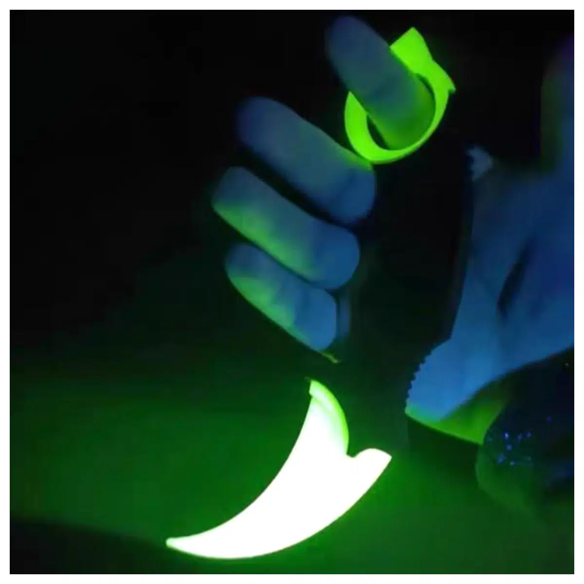 Gems Night Vision Claw Toy Pet Supplies Simulation Claws Interactive Game Training Tools Pet Toy Accessories