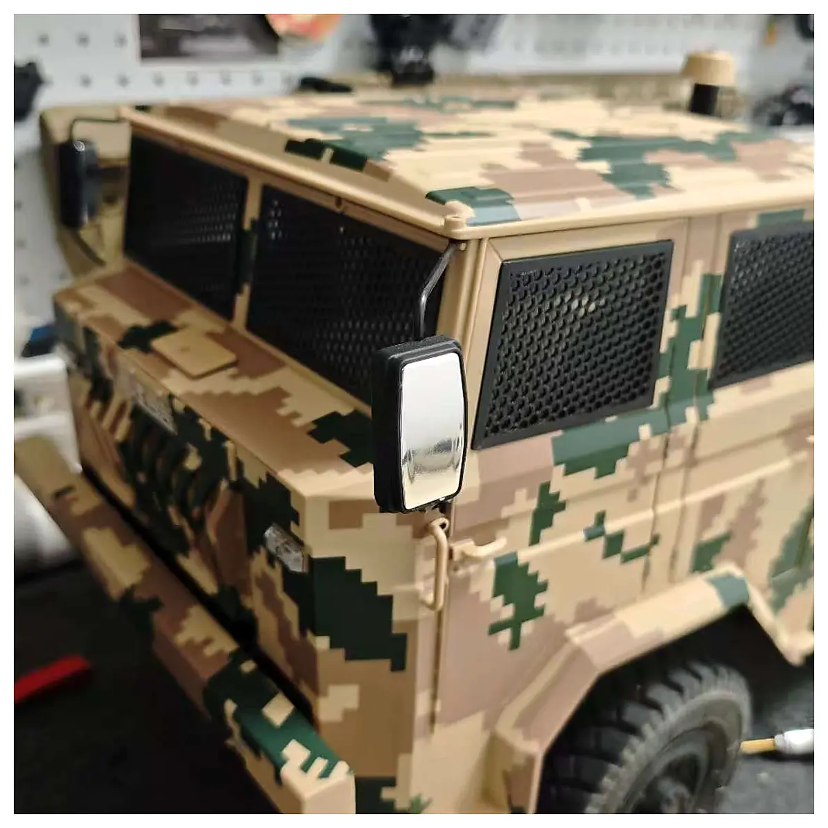 Leira Lo Red Rock Military CQ261 Blast Windows Demolition Vehicle Window Parts Repair Replacement