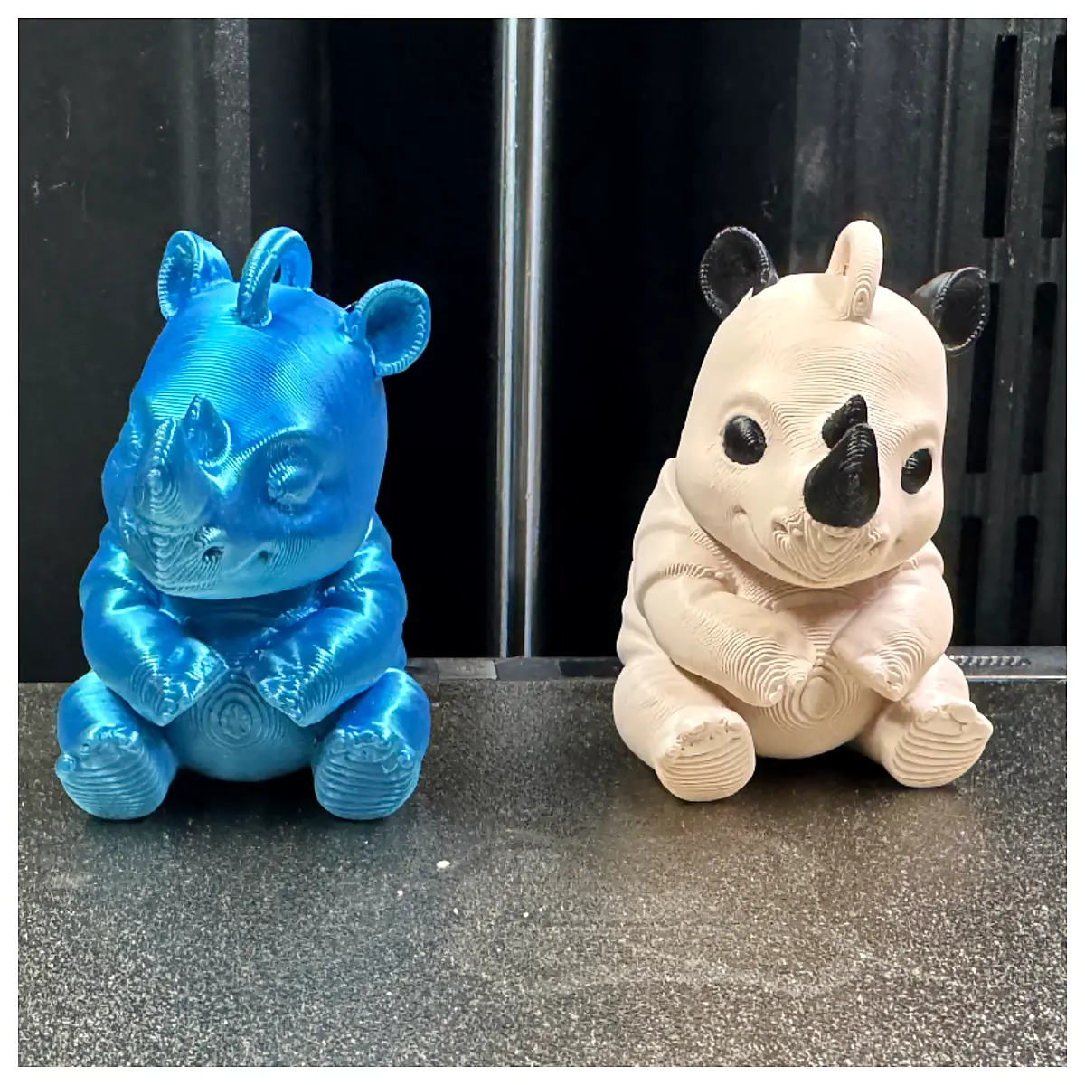 Cute Rhino Keychain Stress Relief Funny Gift Phone Charm Keyring Relaxation Relief Accessories
