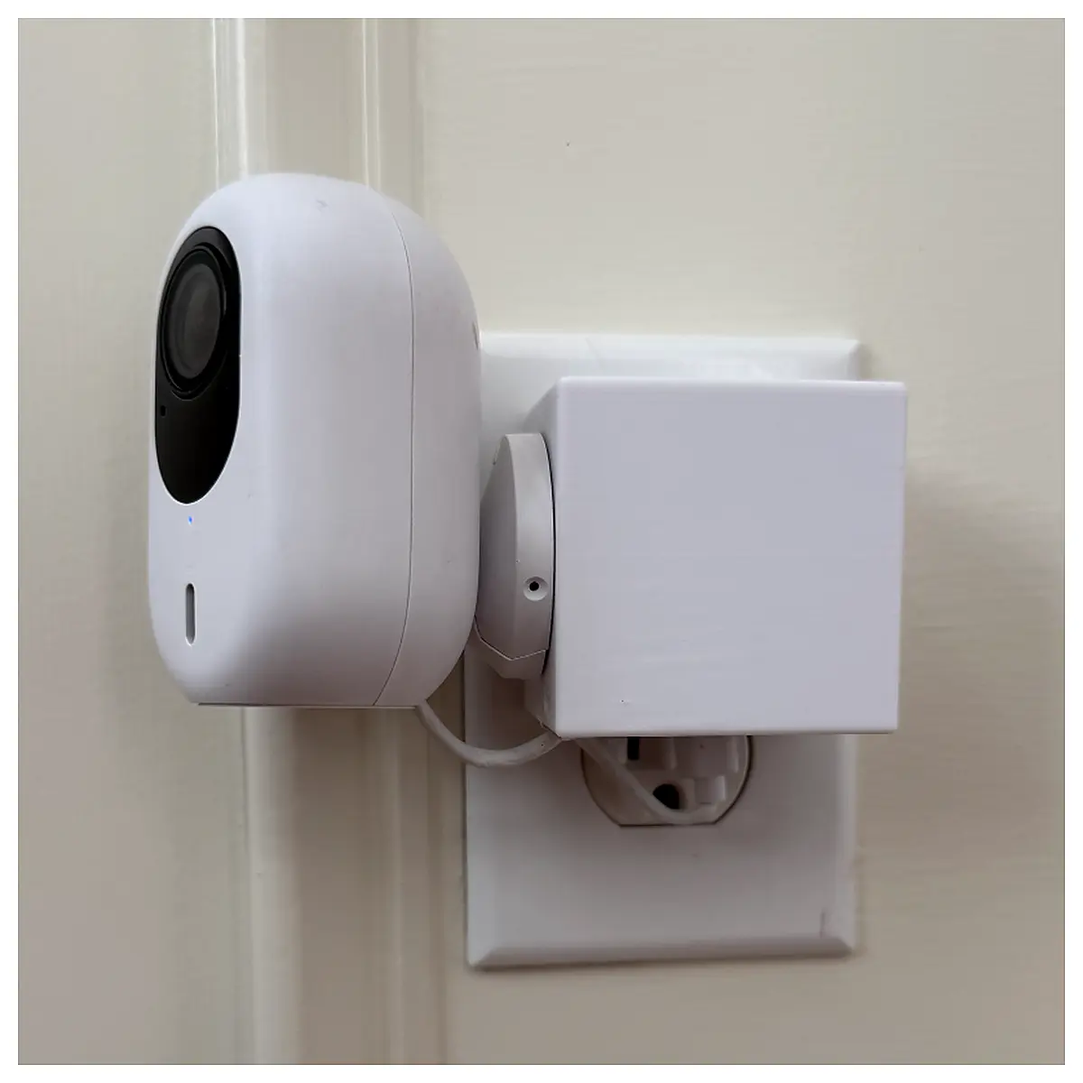 Unifi G4 Instant Outlet Mount with Cable Management Bracket Installation Support Wall Mounting Quick Install Easy Setup