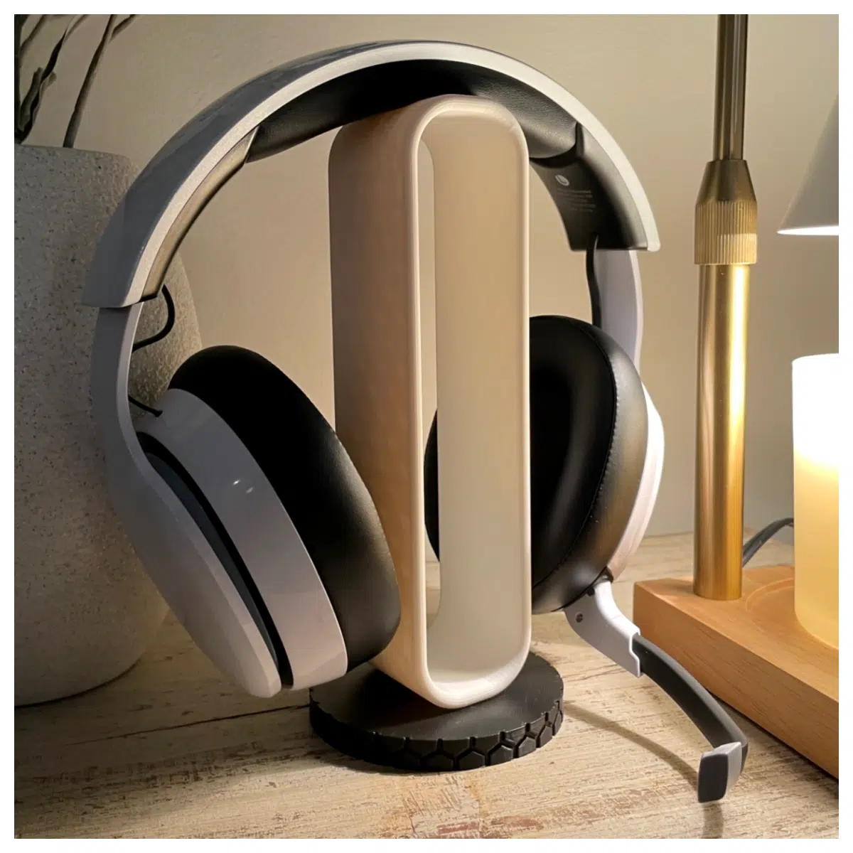 Simple Headphone Holder Phone Stand Desk Mount Holder Adjustable Phone Stand Accessory for Desk Mobile Earbuds
