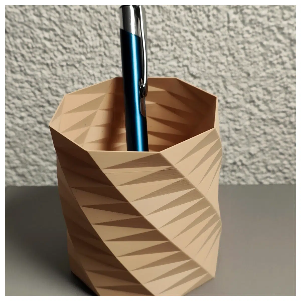 Spiral Pencil Holder Vase Creative Desktop Decoration Office Gift Pen Organizer Design