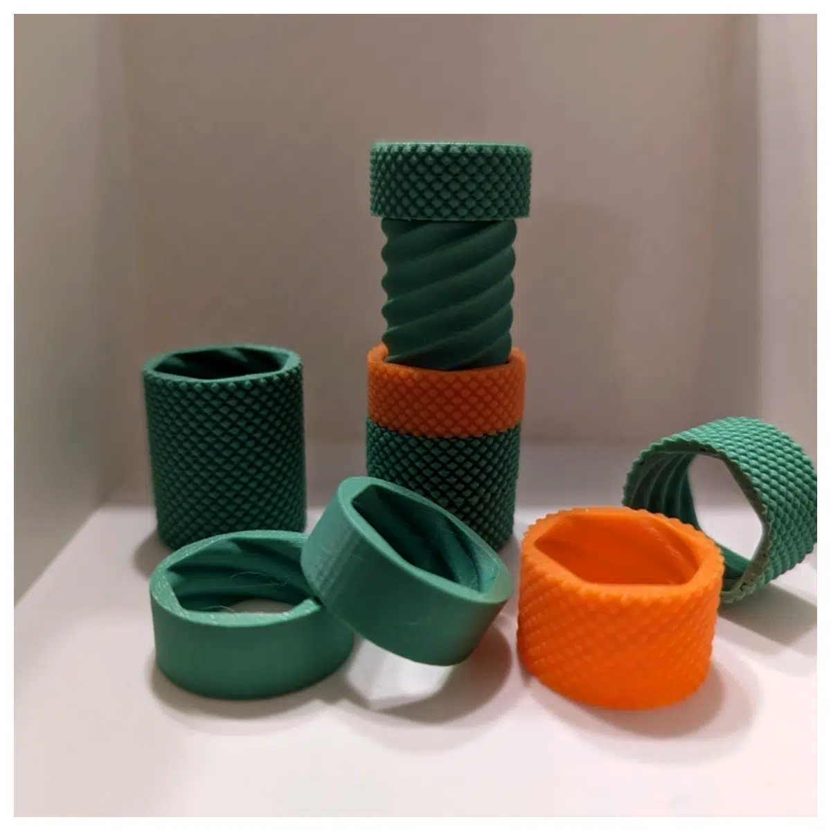 Spiraling Flower Finger Spinners Toy Brain Teaser Rotating Gyro Kids Toys Finger Spinners Fun Toys Educational Toys