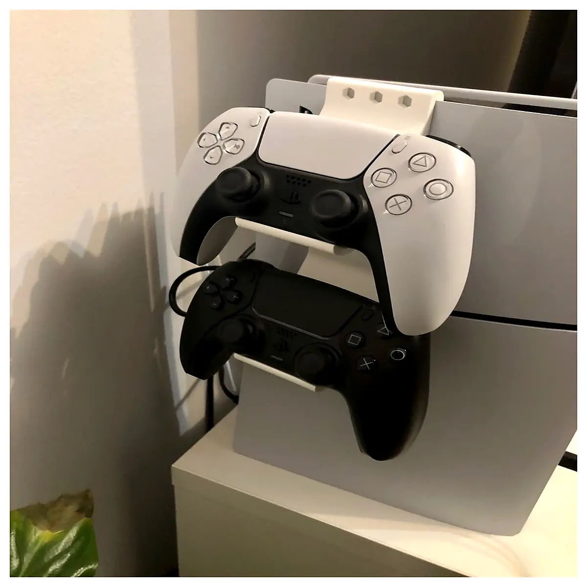 PS5 Controller Holder Clips 2x Game Accessory Console Stand Grip Extension Protection Controller Clips