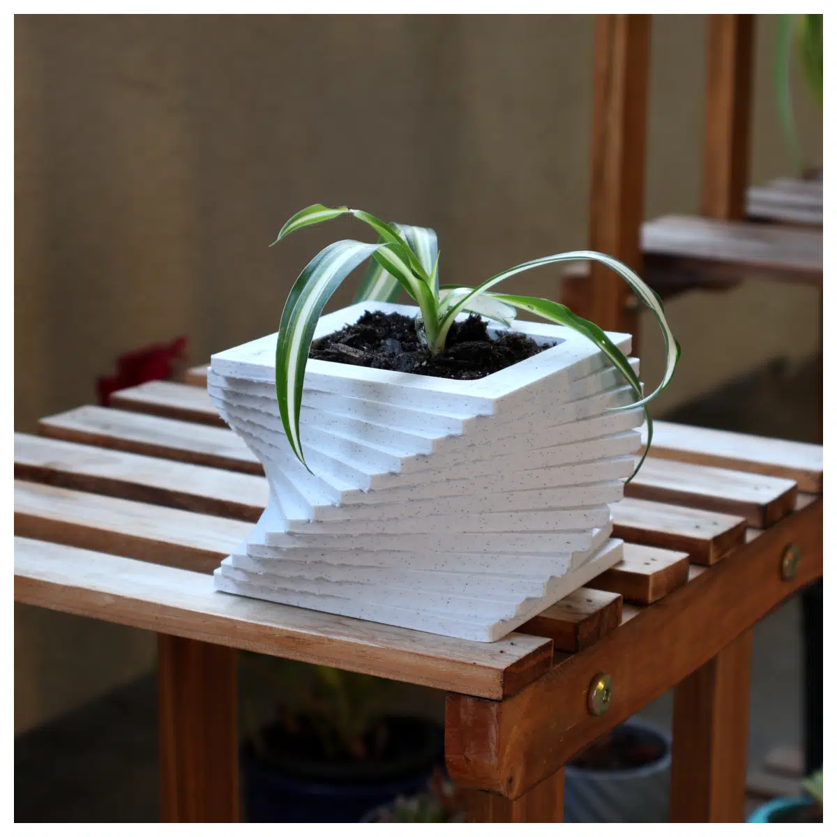 Twisted Planter Creative Desktop Decoration IoT Plant Container Smart Watering Pot Bonsai Garden Accessories