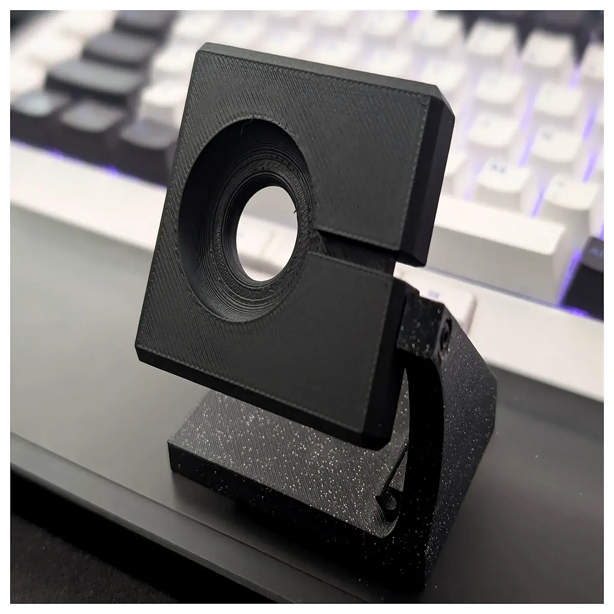 Pixel Watch 2 Stand Adjustable Wristband Holder Desk Stand Cable Organizer Smartwatch Accessories