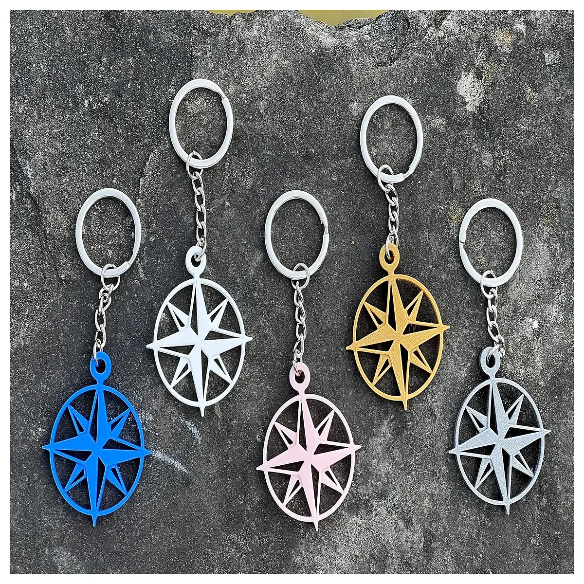Compass Keychain Outdoor Navigation Accessory Hiking Travel Essential Lost Location Recovery Tool Mini Compass Keychain Decoration