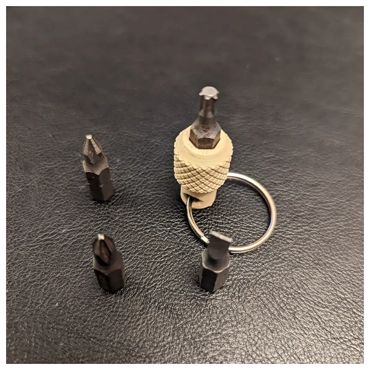 Quick Release Screwdriver Keychain Mini Screwdriver Tool Screwdriver Disassembly Accessories Emergency Repair Keychain Screwdriver