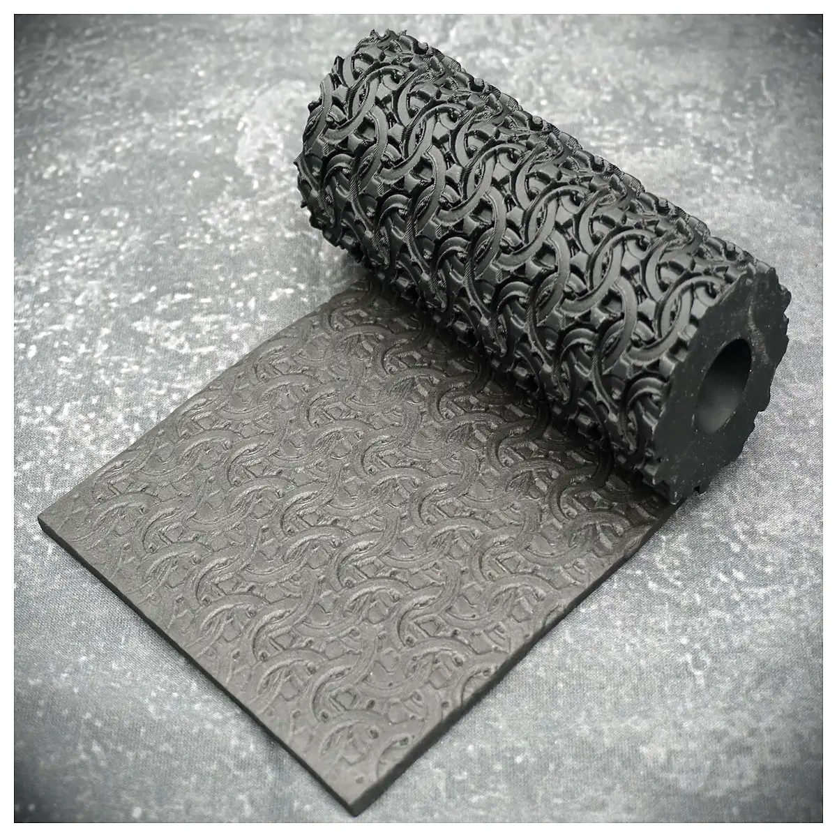 d Roll with Chainmail Pattern Protective Wall Decor Art Panel Decorative Accent Shield Design