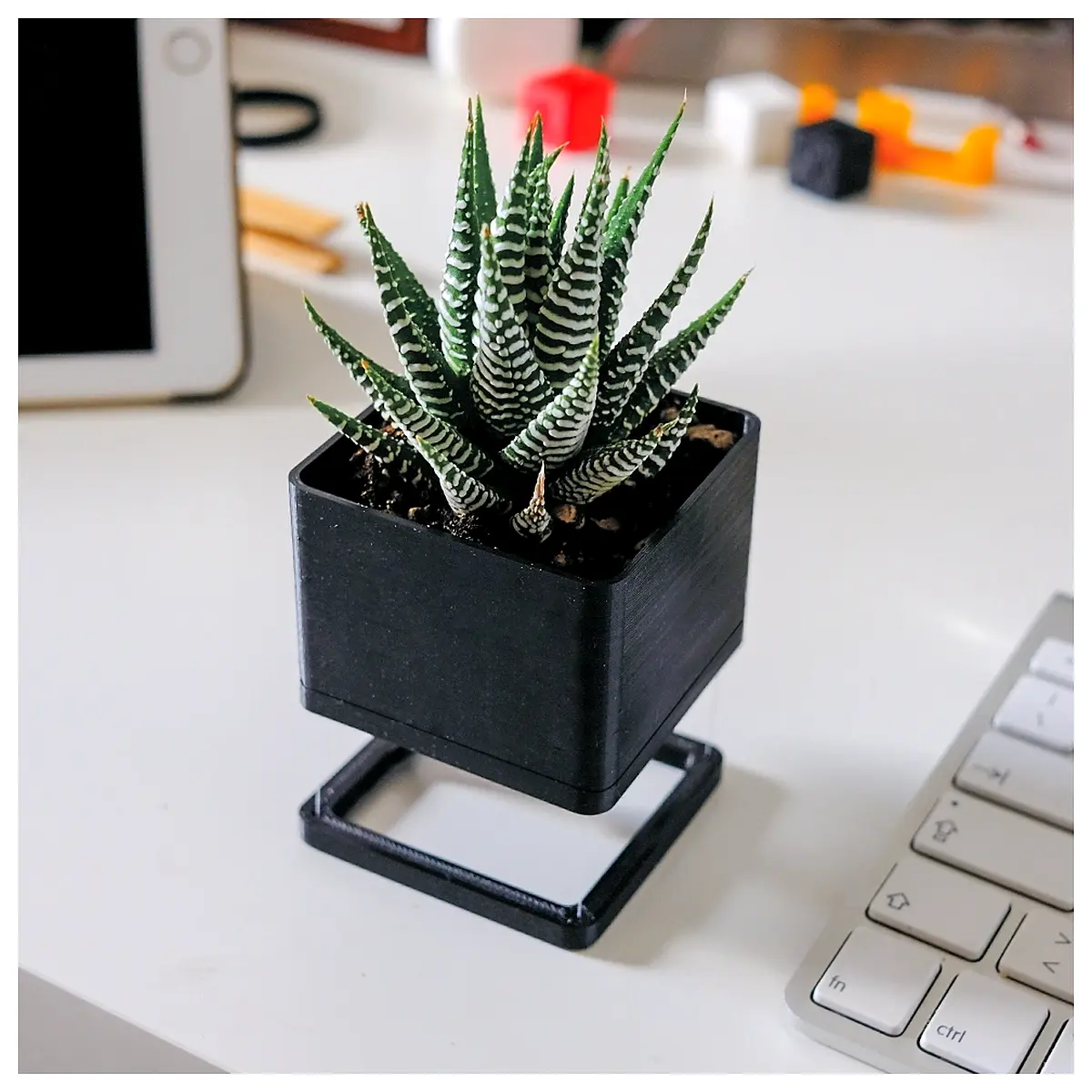 Anti Planter Floating Planter Hanging Flower Pot Desk Plant Holder Creative Home Decor Suspended Flower Box Plant Stand