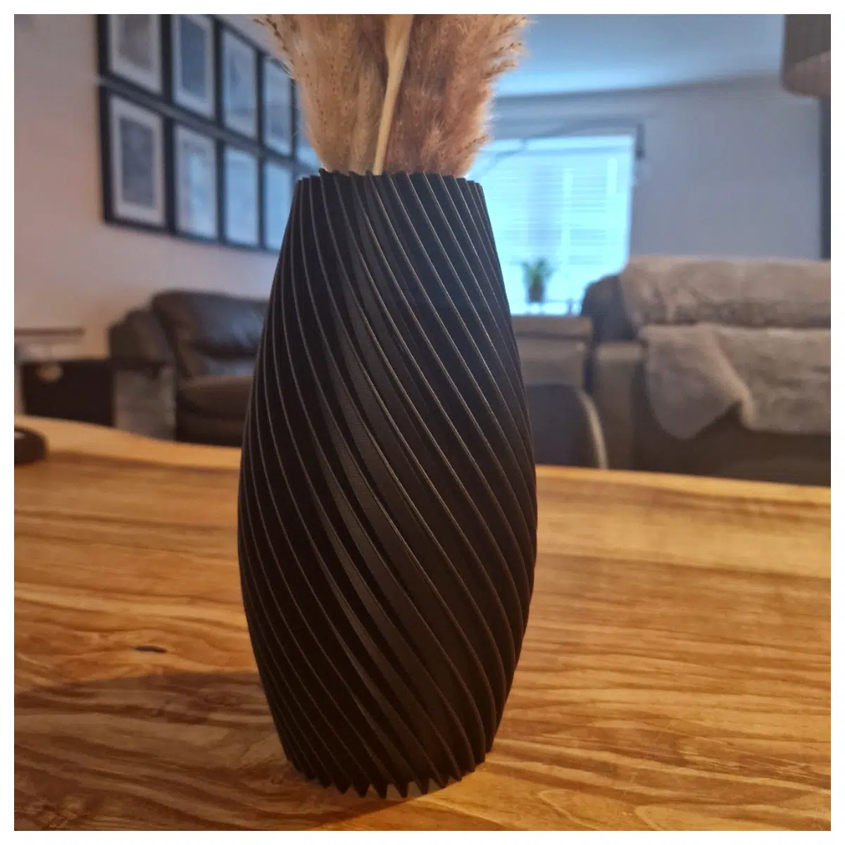 modern ceramic ribbed vase for living room decor spiral texture flower pot minimalist home table centerpiece contemporary glass or metal decorative ja