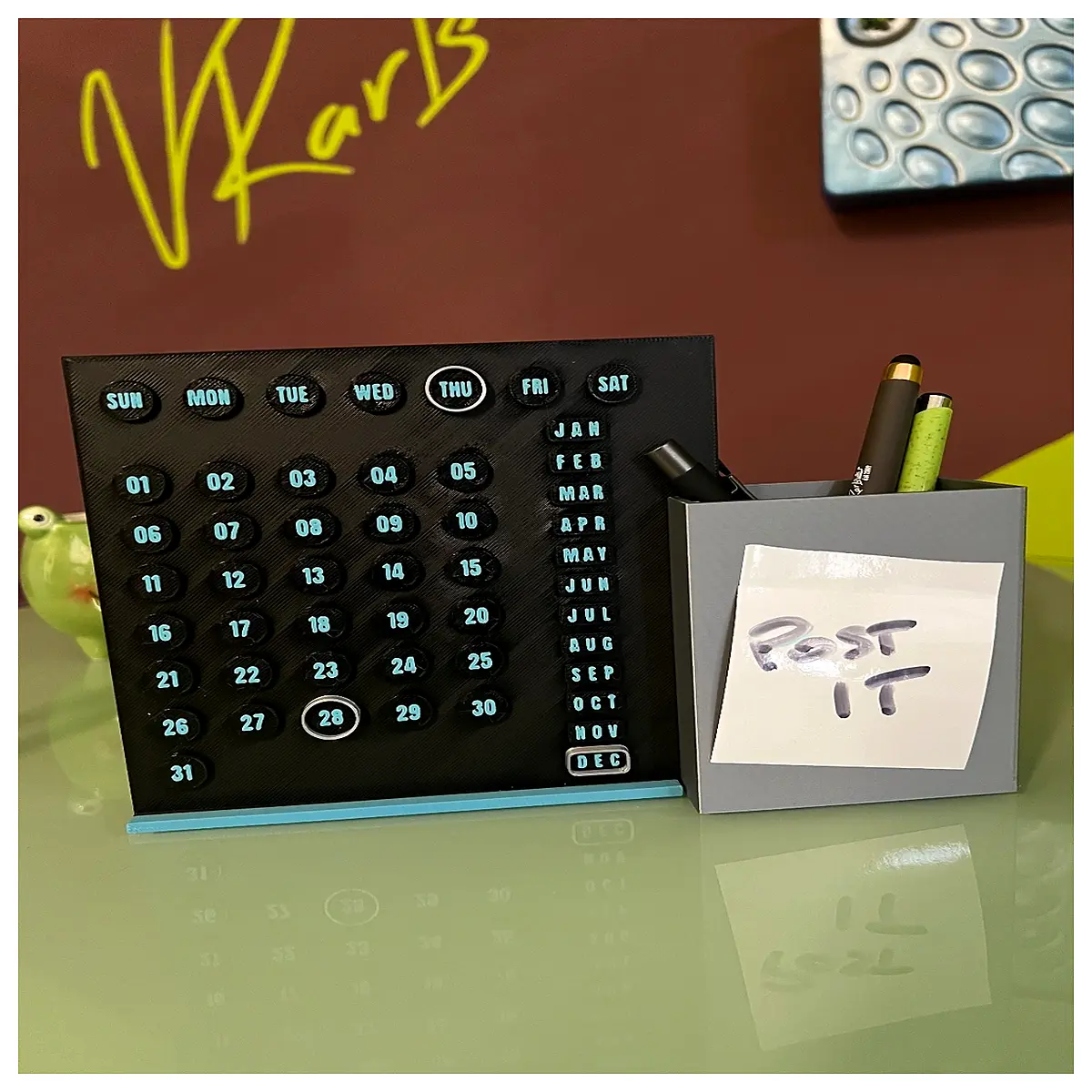 Portable Calendar with Pen Holder Sticky Notes Permanent Space Calendar Schedule Planner Time Management Office Calendar
