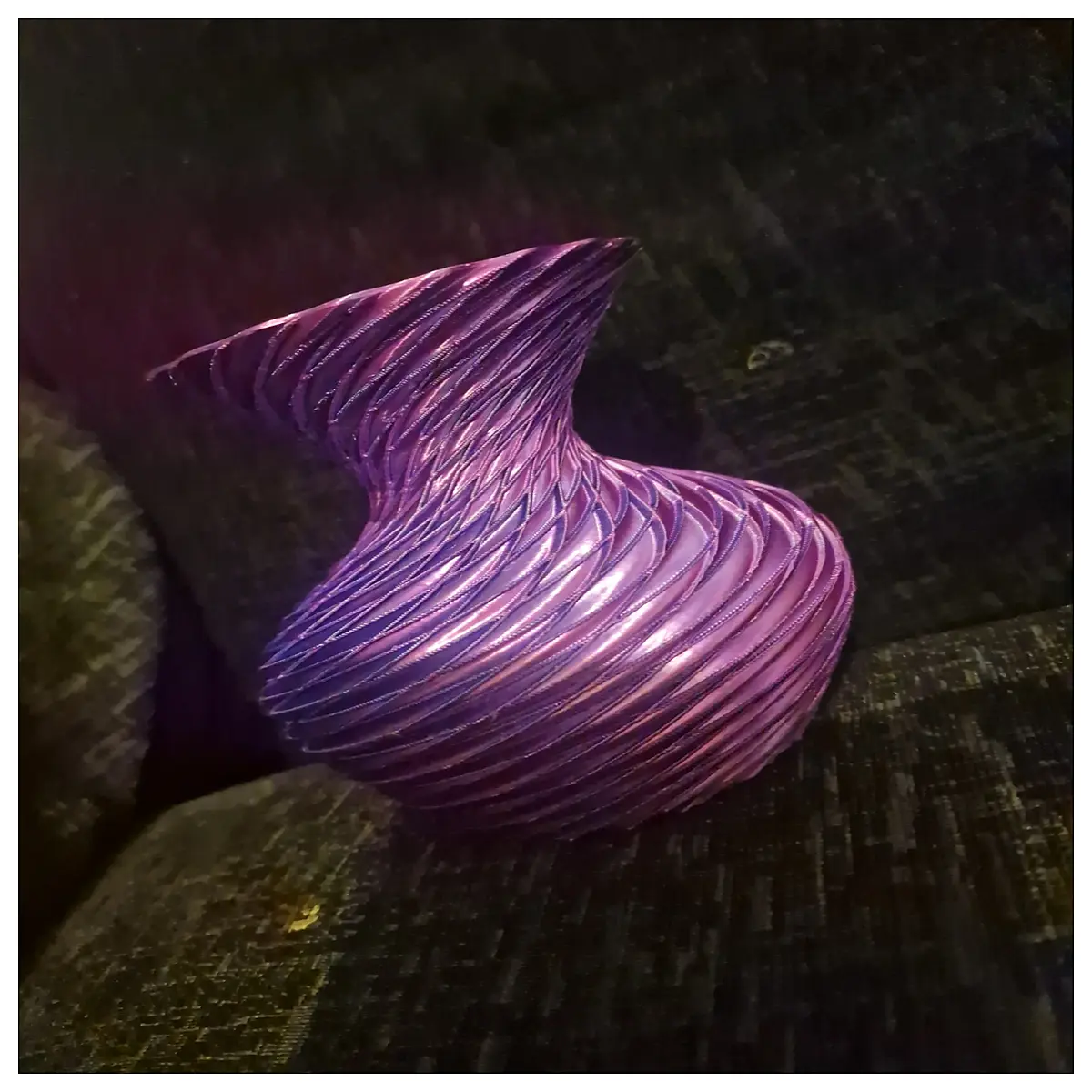 modern ceramic spiral vase for home decor twisted glass centerpiece for dining table minimalist swirl flower holder living room accent