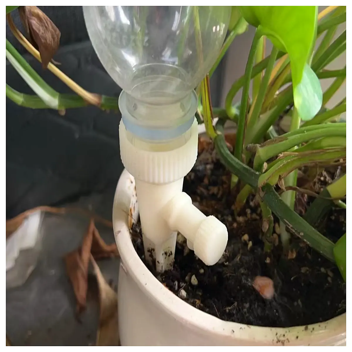 Water Bottle Drip Irrigation Garden Watering System Vegetable Fruit Irrigation Water Saving Device Field Irrigation Accessories