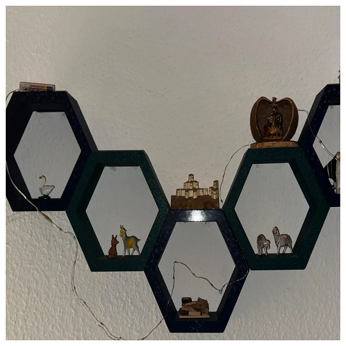 Hexagonal Floating Shelf Wall Mounted Modern Home Decor Creative Display Stand Hanging Shelves Storage