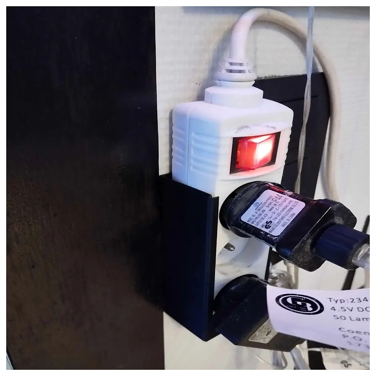 Wall Outlet Holder Mounting Bracket Wall Power Socket Support Wall Outlet Fixation Bracket Multi Outlet Wall Holder