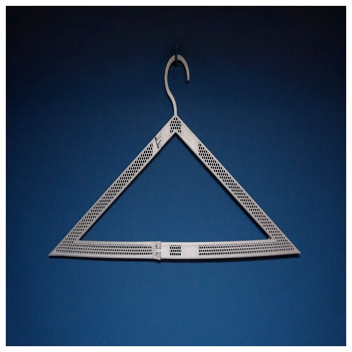 Industrial Design Clothing Hangers 2 Piece Set Full Clothes Display Rack Hanging Storage Home Organization