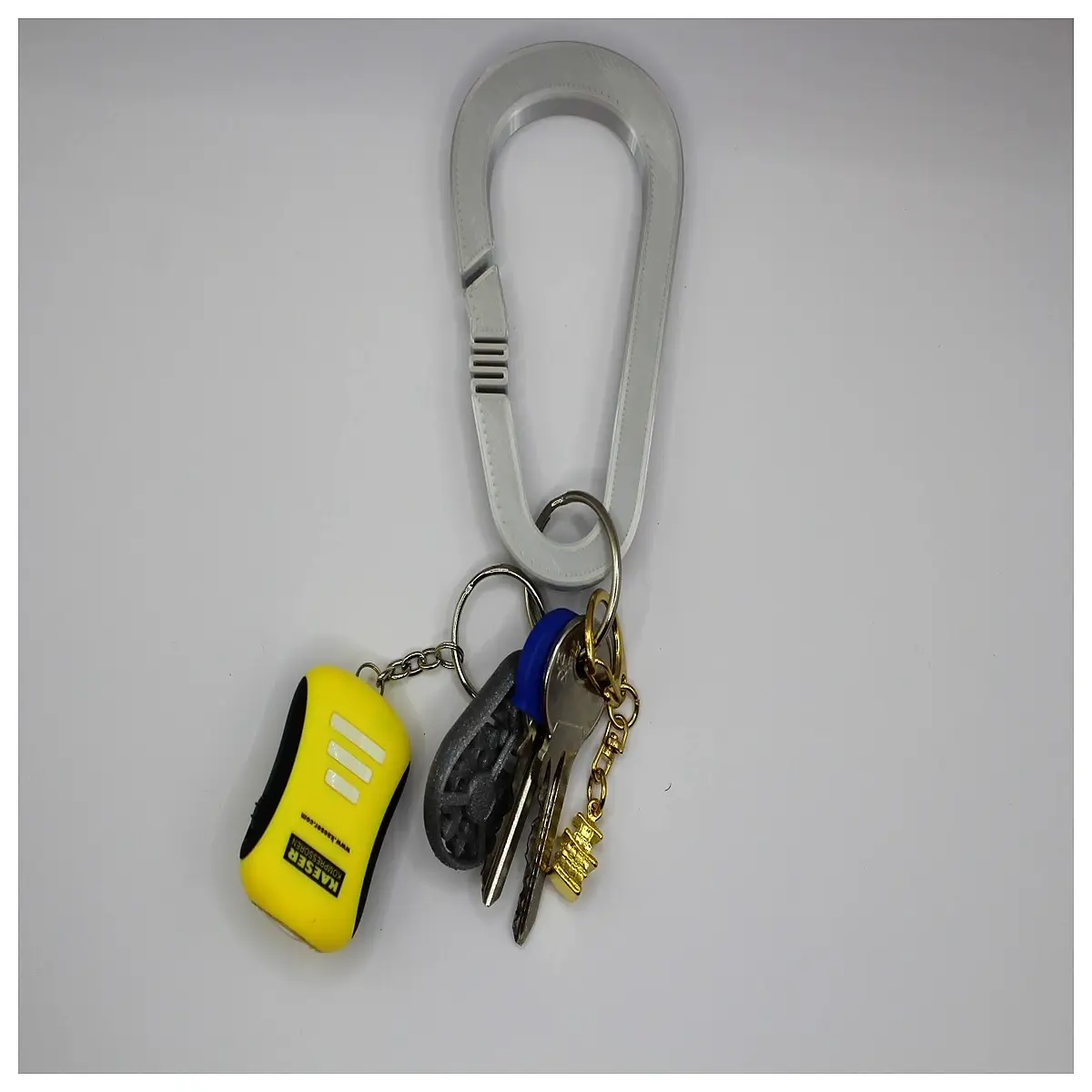 Fashion Climbing Carabiner Clip Hiking Gear Accessory Outdoor Sport Locking Shackle Climbing Equipment