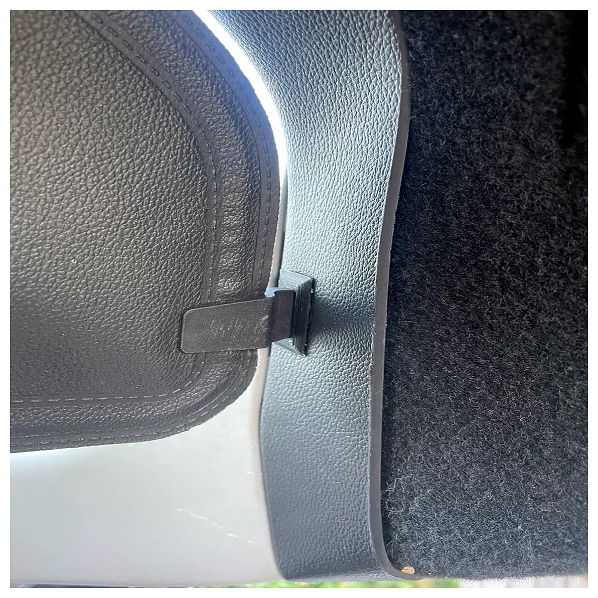 Insignia Quickster Rear Cargo Cover Parts Truck Bed Cover Vehicle Accessories Transport Parts Car Parts