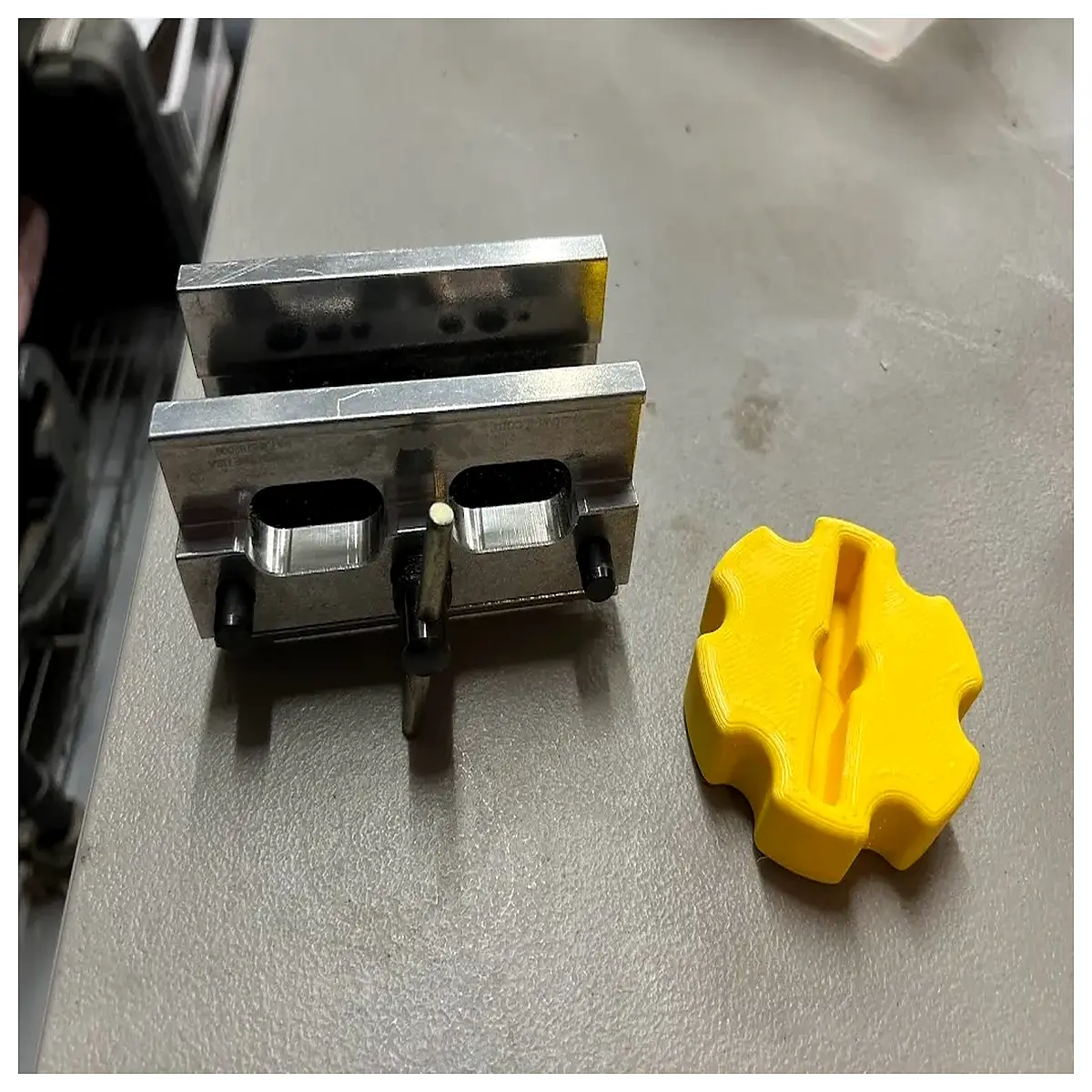 rockler self centering dowel jig knob handle for precise woodworking alignment and easy clamping