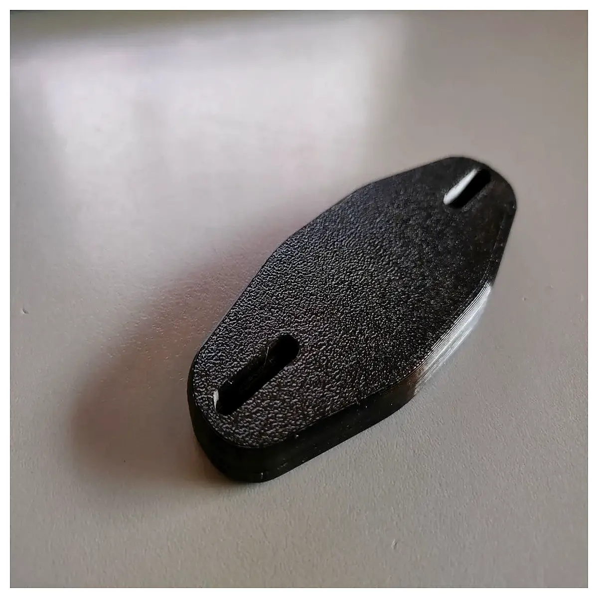 Bike Handle Tracker Chipolo One Point Key Finder Mobile Locator Cycling Accessory Bluetooth Tracker