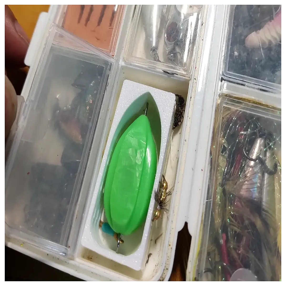 Feiying Storage Tray Fishing Tackle Organizer Box Fishing Gear Storage Container Rod Holder Accessory Case for Anglers