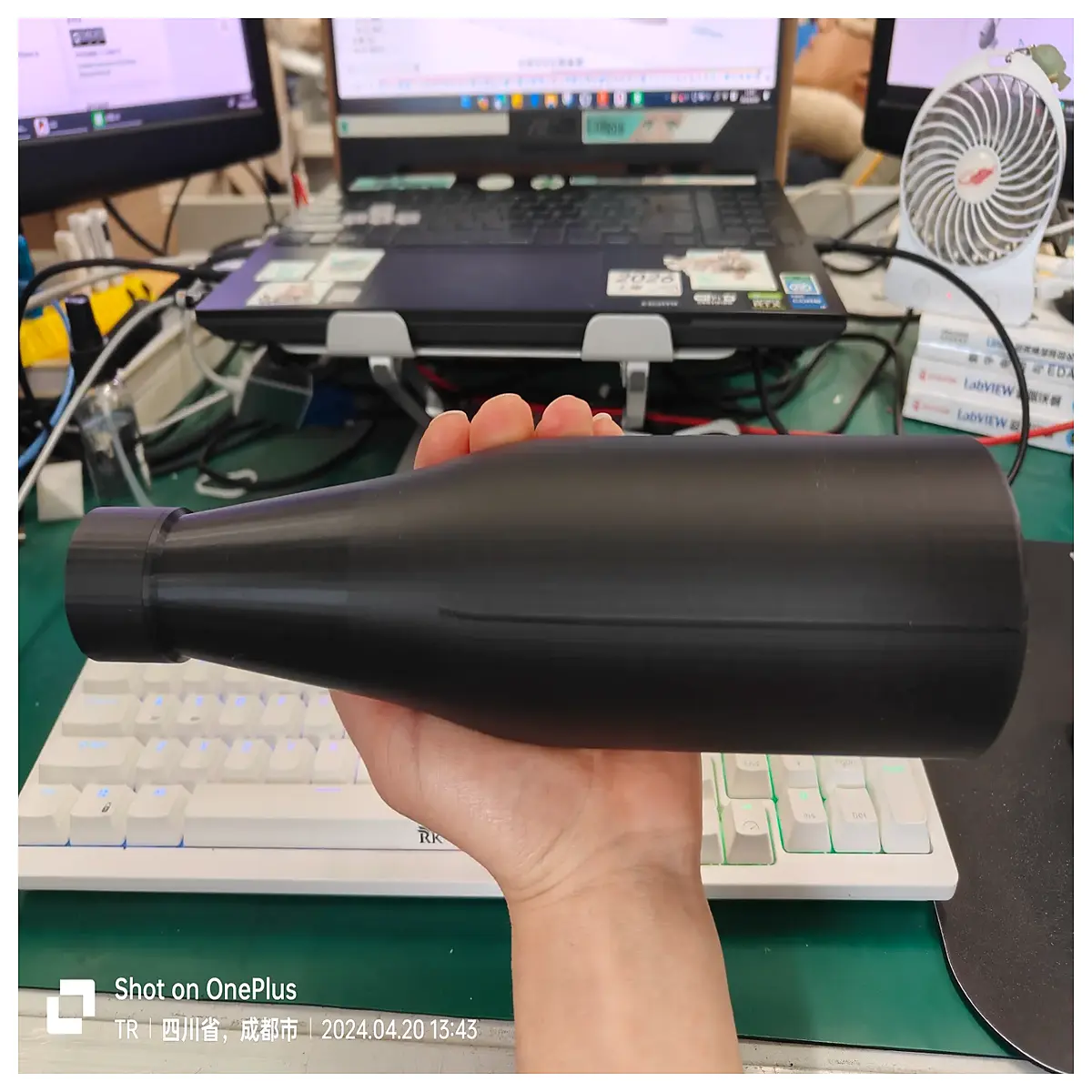 insulated stainless steel water bottle with handle leak proof gym sports flask for men women large capacity travel mug