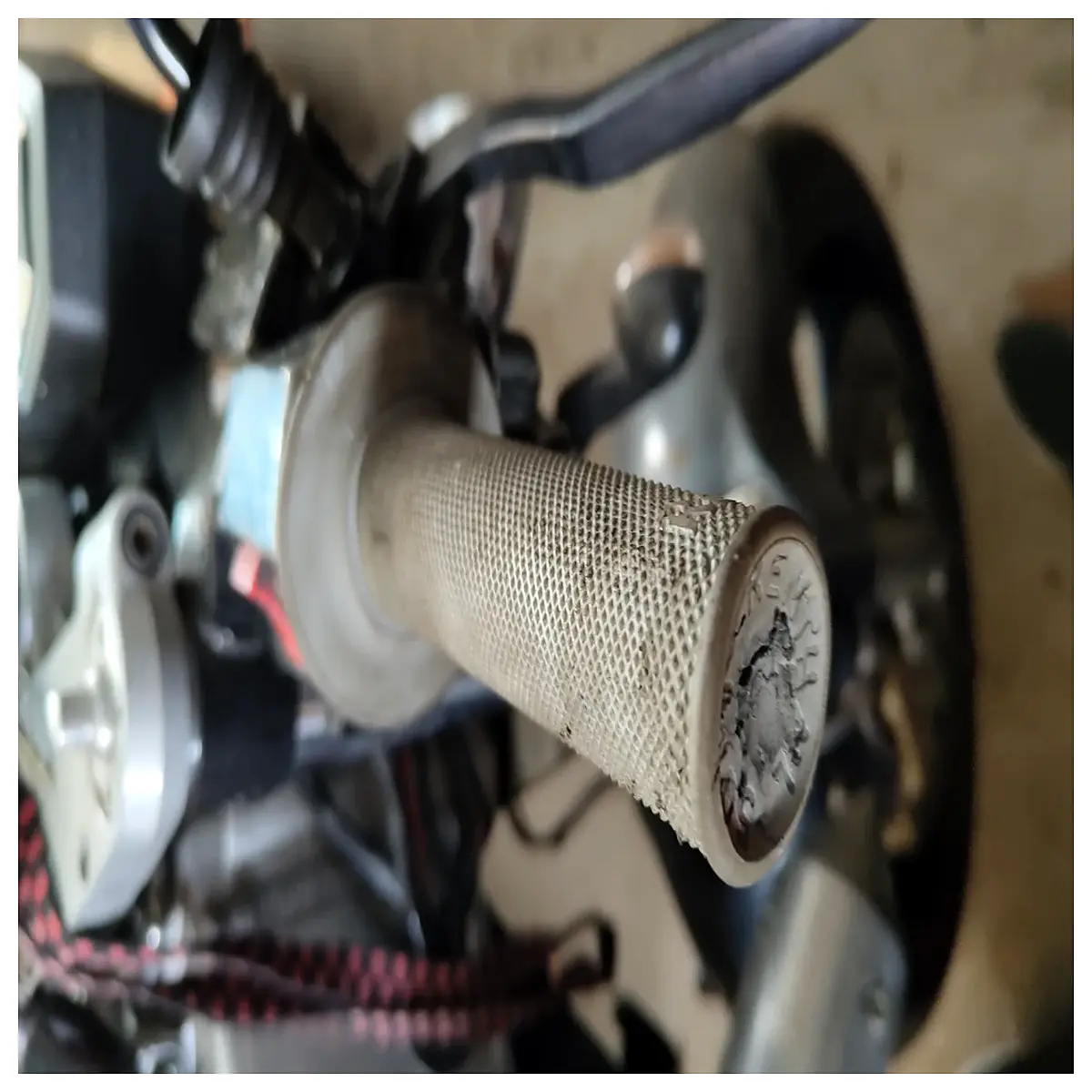 FZR 1000 Throttle Tube Replacement Motorcycle Parts Throttle Repair FZR 1000 Component