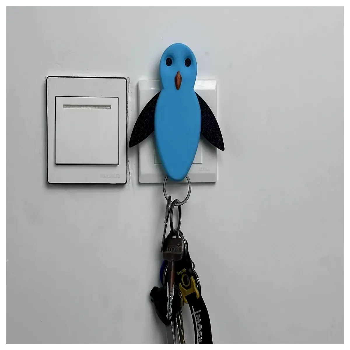 cute penguin magnetic keychain for bag anti lost key holder organizer funny animal keyring kids