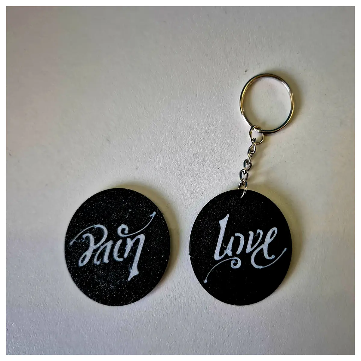 Love Pain Upside Down Keychain Keyring Hanging Decoration Accessory Key Chain Parts Creative Gift Car Accessories