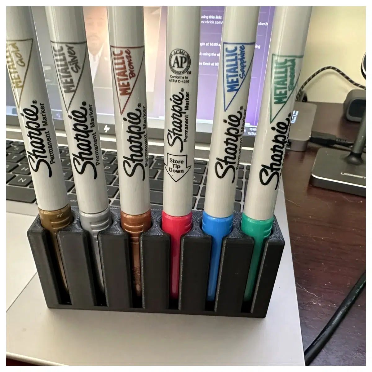 Pen Holder Organizer Caps Up or Down Pen Cup Storage Drawing Tool Organizer Desk Storage Solutions