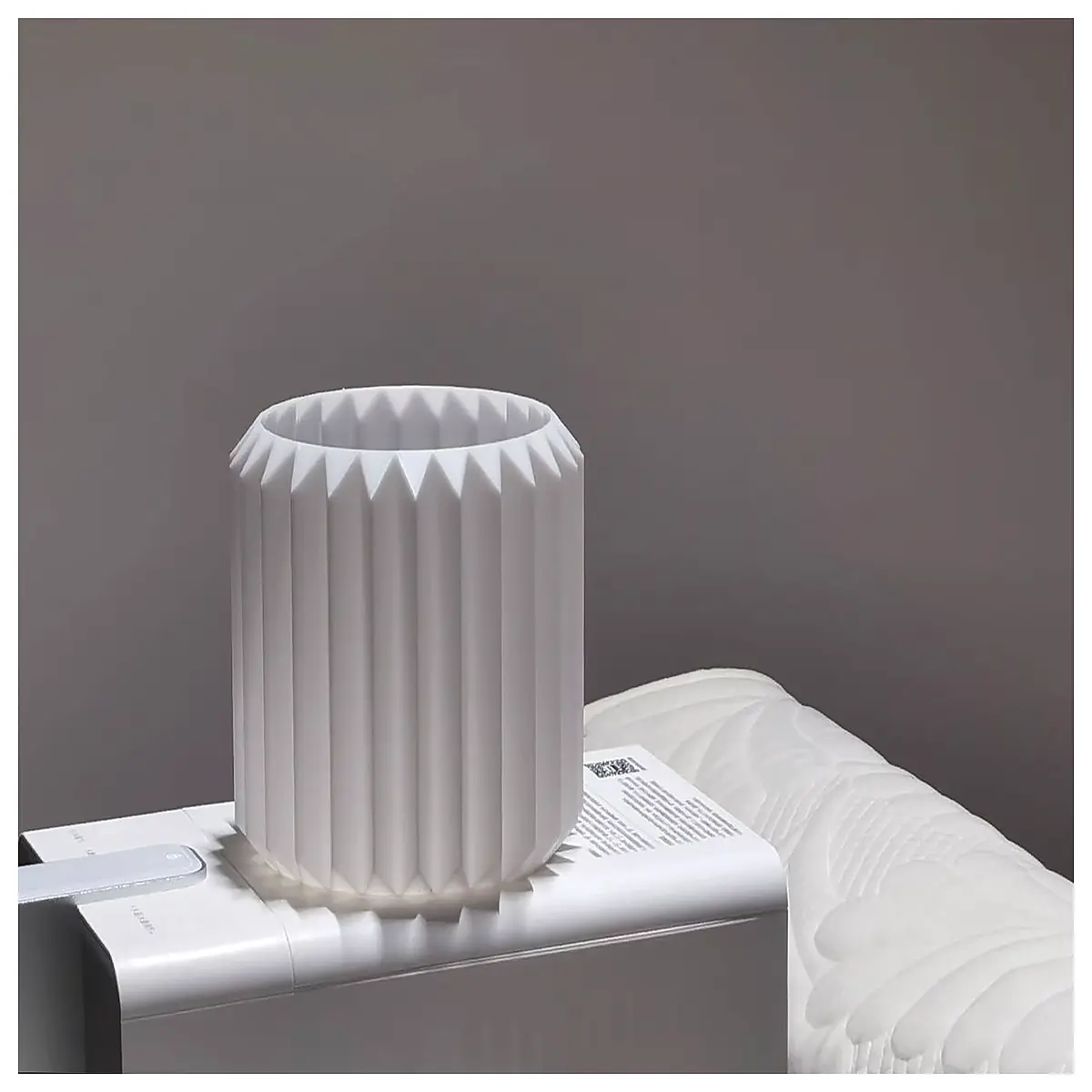Simple Flower Pot Indoor Planter Decorative Pot Small Garden Planter Pot Stand Planting Container Modern Flower Pot Easy Assembly