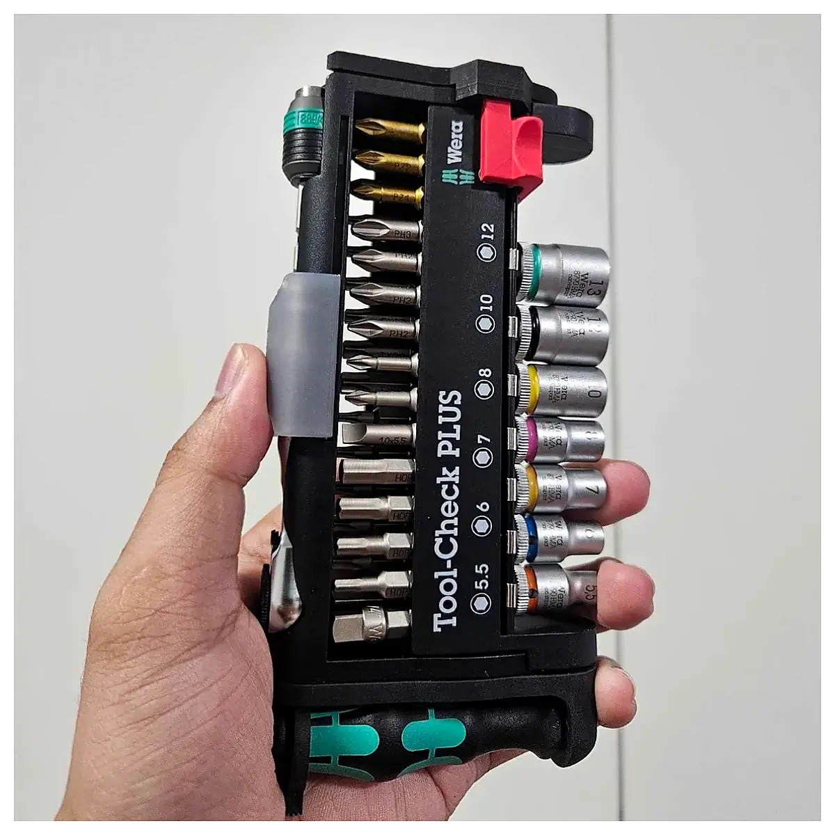 wera torque screwdriver set with locking mechanism professional tool for precision mechanical repair and automotive maintenance