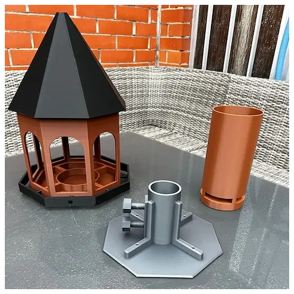 Bird Food Box Castle Design Bird Seed Container Pet Feeder Bird Food Storage Castle Shape Birdhouse Accessories