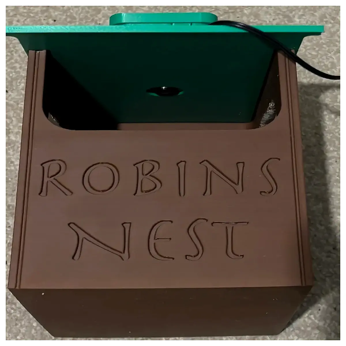 wild bird nesting box for garden robin house with perch outdoor wildlife habitat shelter