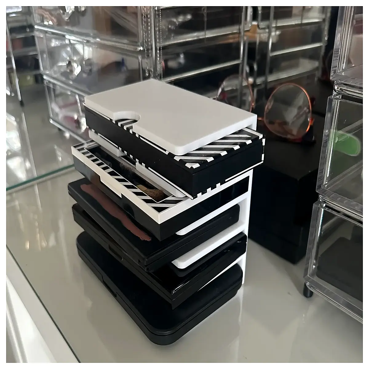 makeup palette organizer acrylic clear desktop holder for eyeshadow palettes and brushes storage rack
