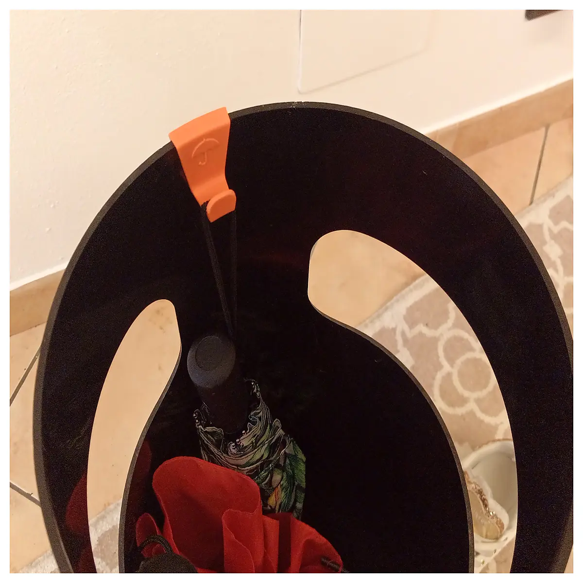 Folding Umbrella Hooks Umbrella Stand Holder Wall Mounted Hooks for Indoor Outdoor Hanging Storage Umbrella Clips Practical Simple