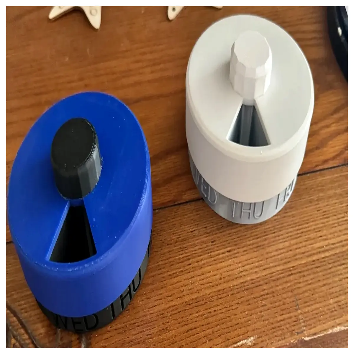 Pill Organizer Box Pill Cutter Medication Container Storage Box Capsule Dividers Portable Pill Case for Travel