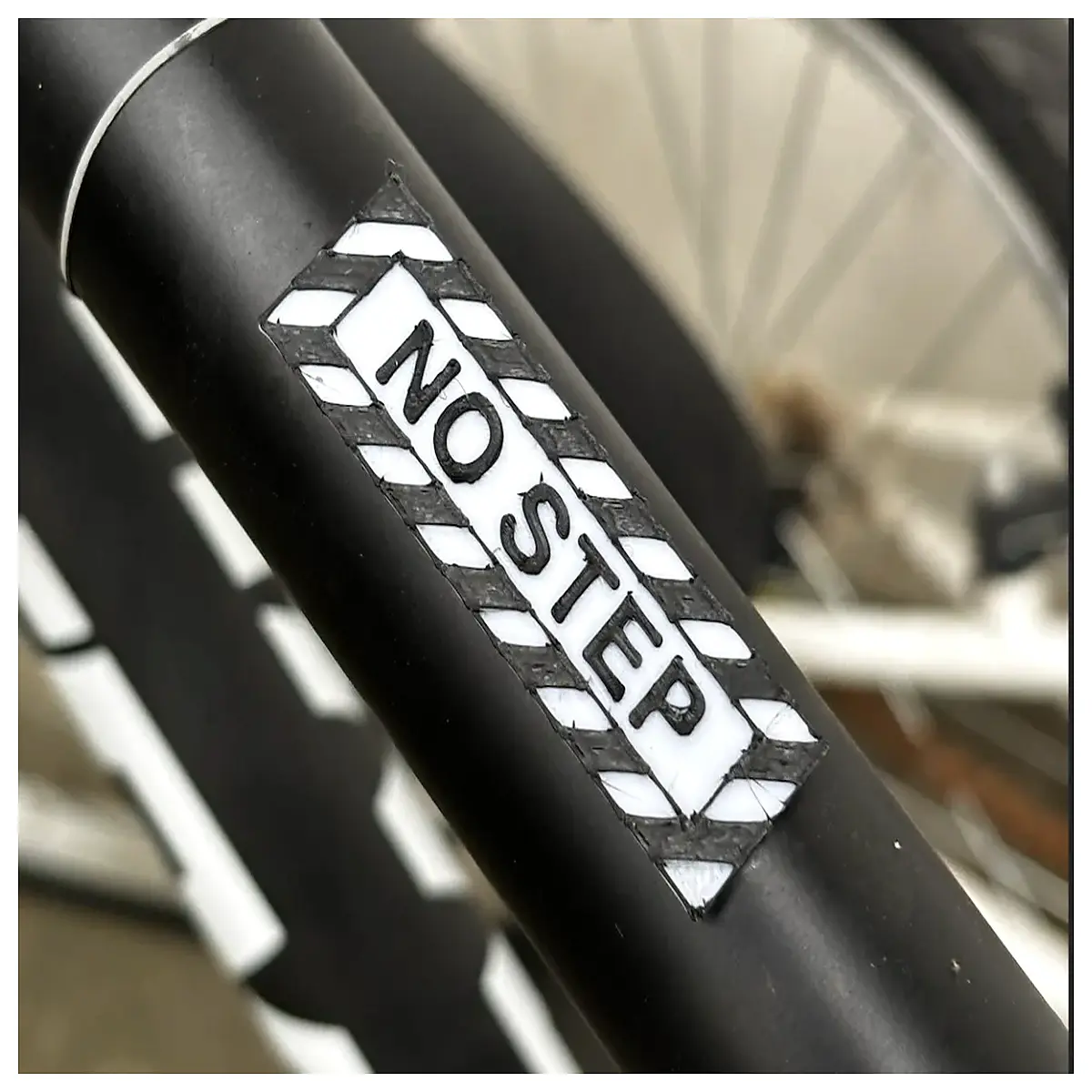 Bike Anti Slip Decal Pedestrian No Step Warning Label Wheel Hub Sticker Cycling Safety Decoration