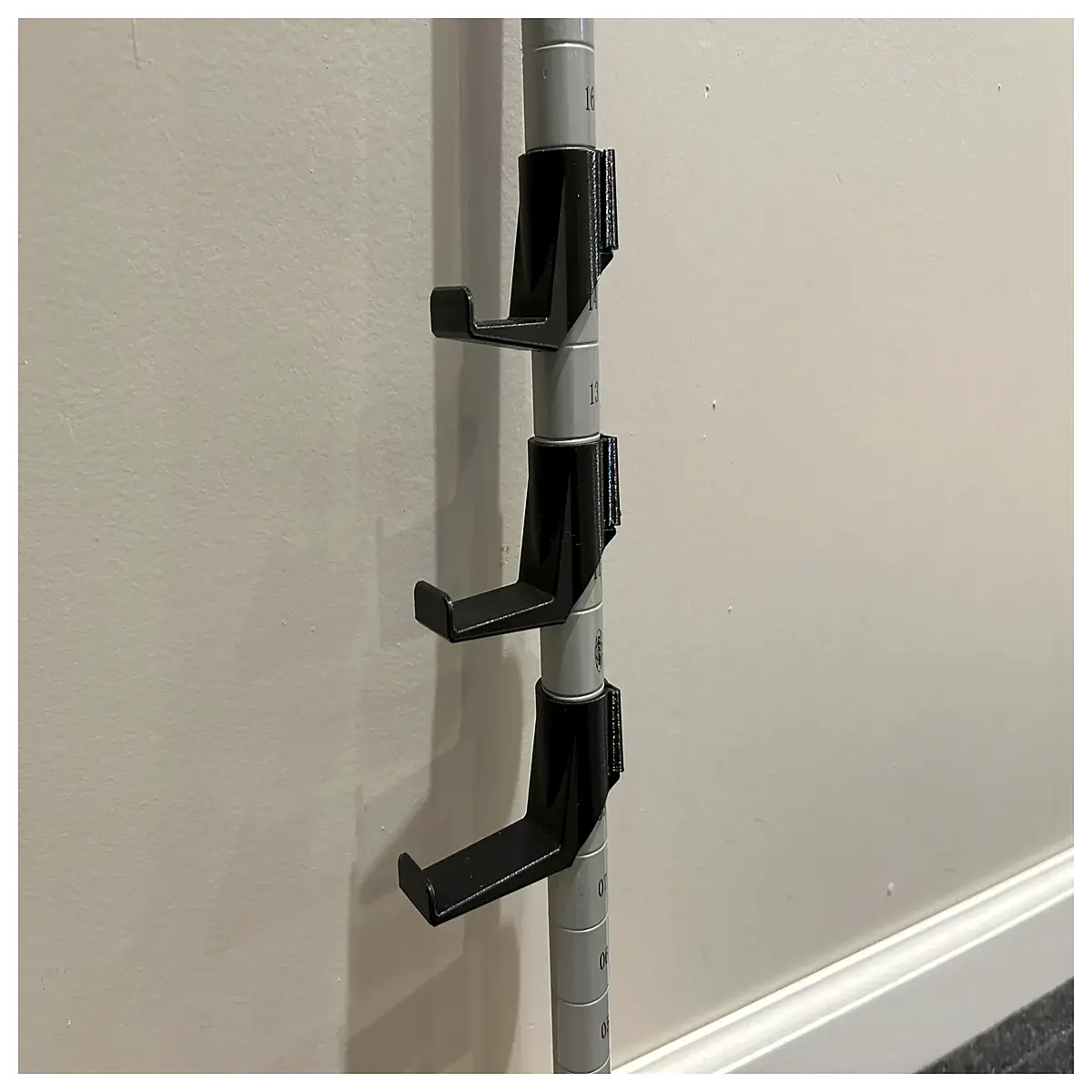 subway pole hook duty hanging organizer for metro station luggage coat rack