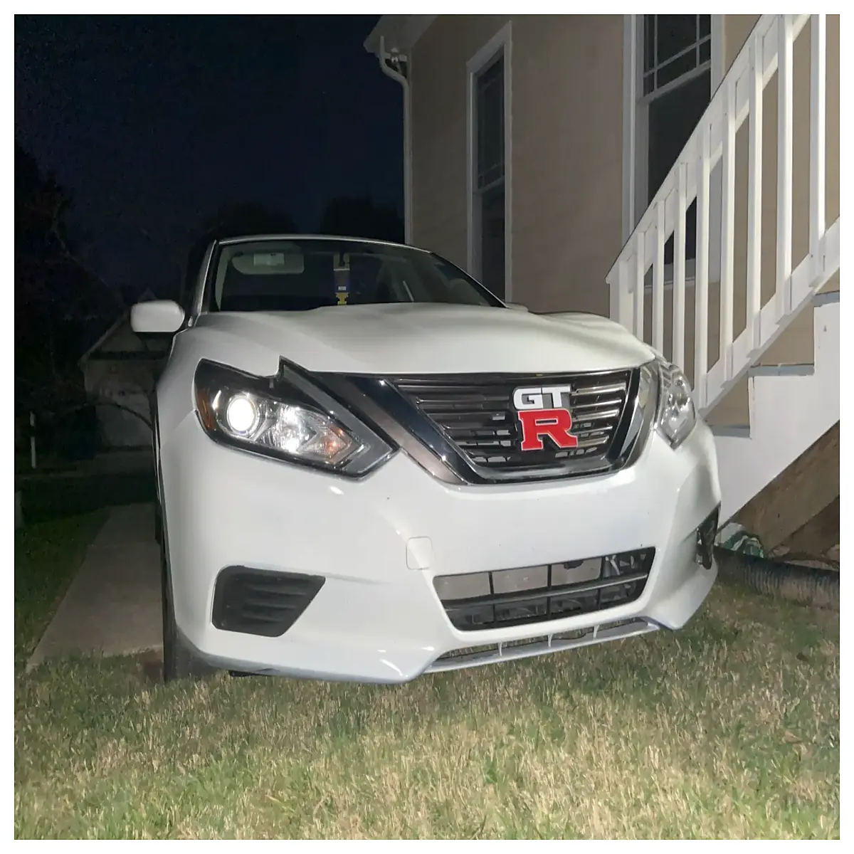 Altima 2013 2018 GTR Front Badge Emblem Car Decoration Accessory Replacement Part Auto Styling