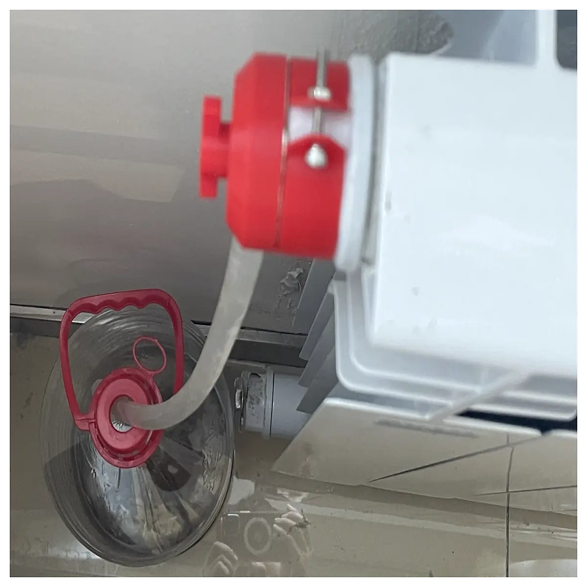 radiator air bleed valve tool with drip tray for heating system maintenance diy pipe fitting adapter to catch water when bleeding radiators home repai